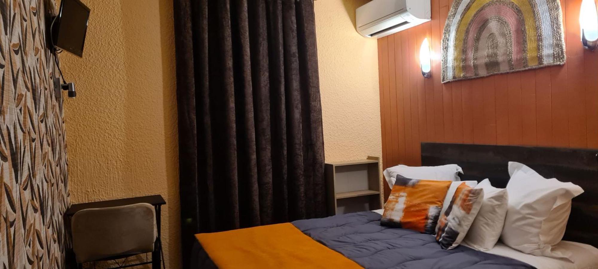 Hotel L'Etoile Aeroport - A61 Carcassonne Eksteriør bilde